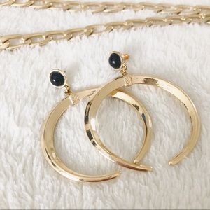 NWOT Black Pearl Earrings